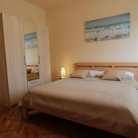 Apartment Studio Ljutic Malinska Kültér fotó
